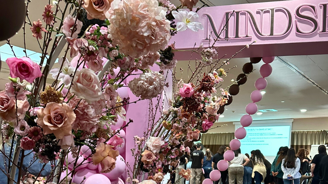 Arche d'entrée, avec guirlandes de ballons pour événement professionnel à Saint-Etienne AMA Event