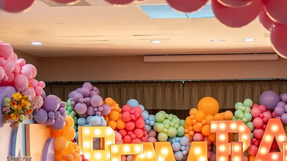 Lettres lumineuses XXL personnalisées Saint-Étienne AMA Event décoration événement